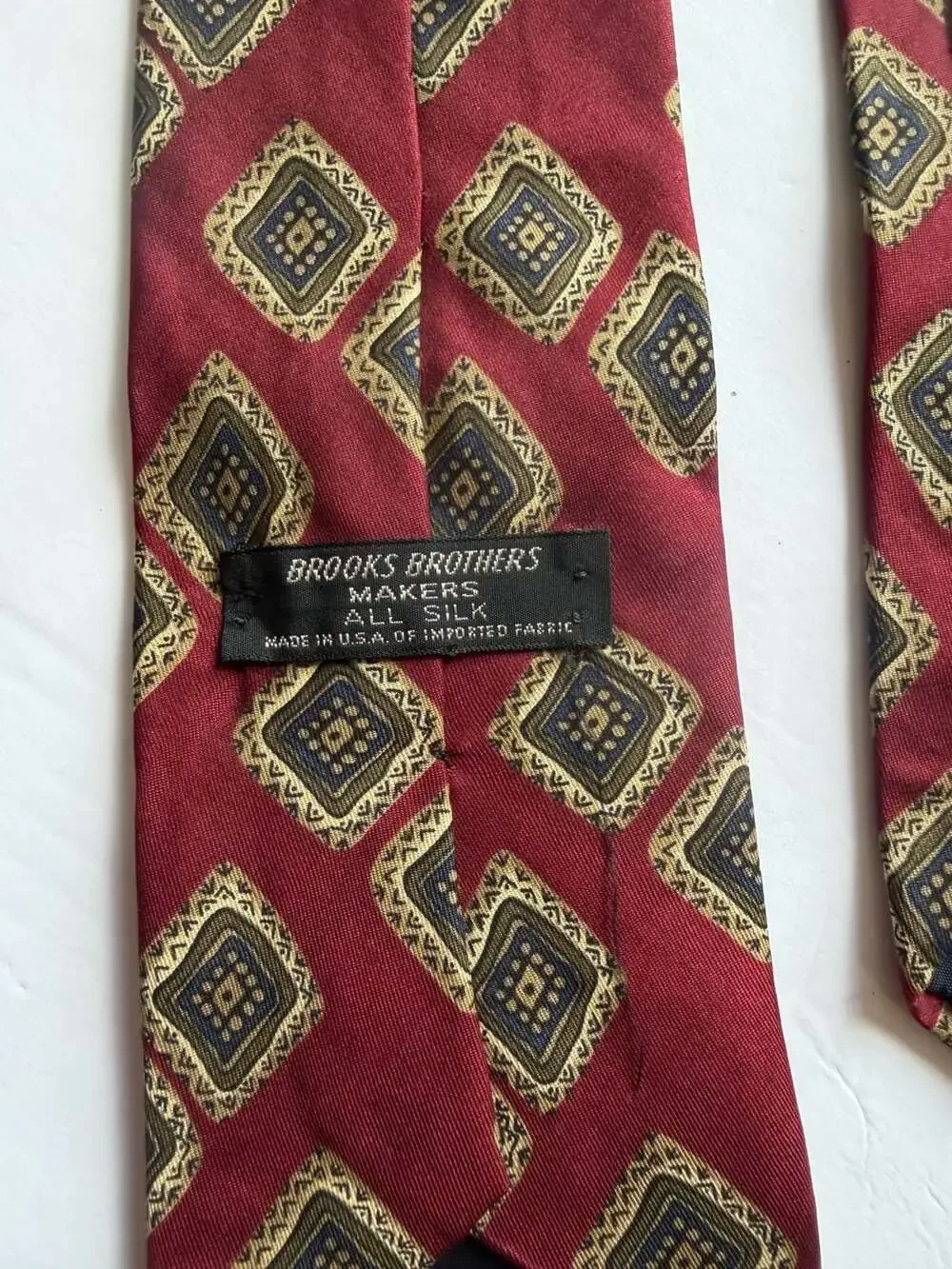 Brooks Brothers Makers All Silk Geometric Pattern Necktie in Red